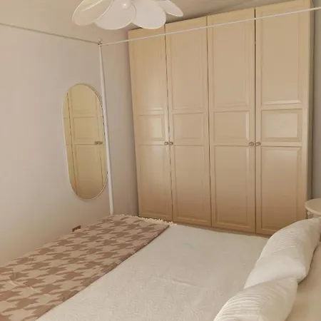 La Sundevilla Апартаменты Берджеджи